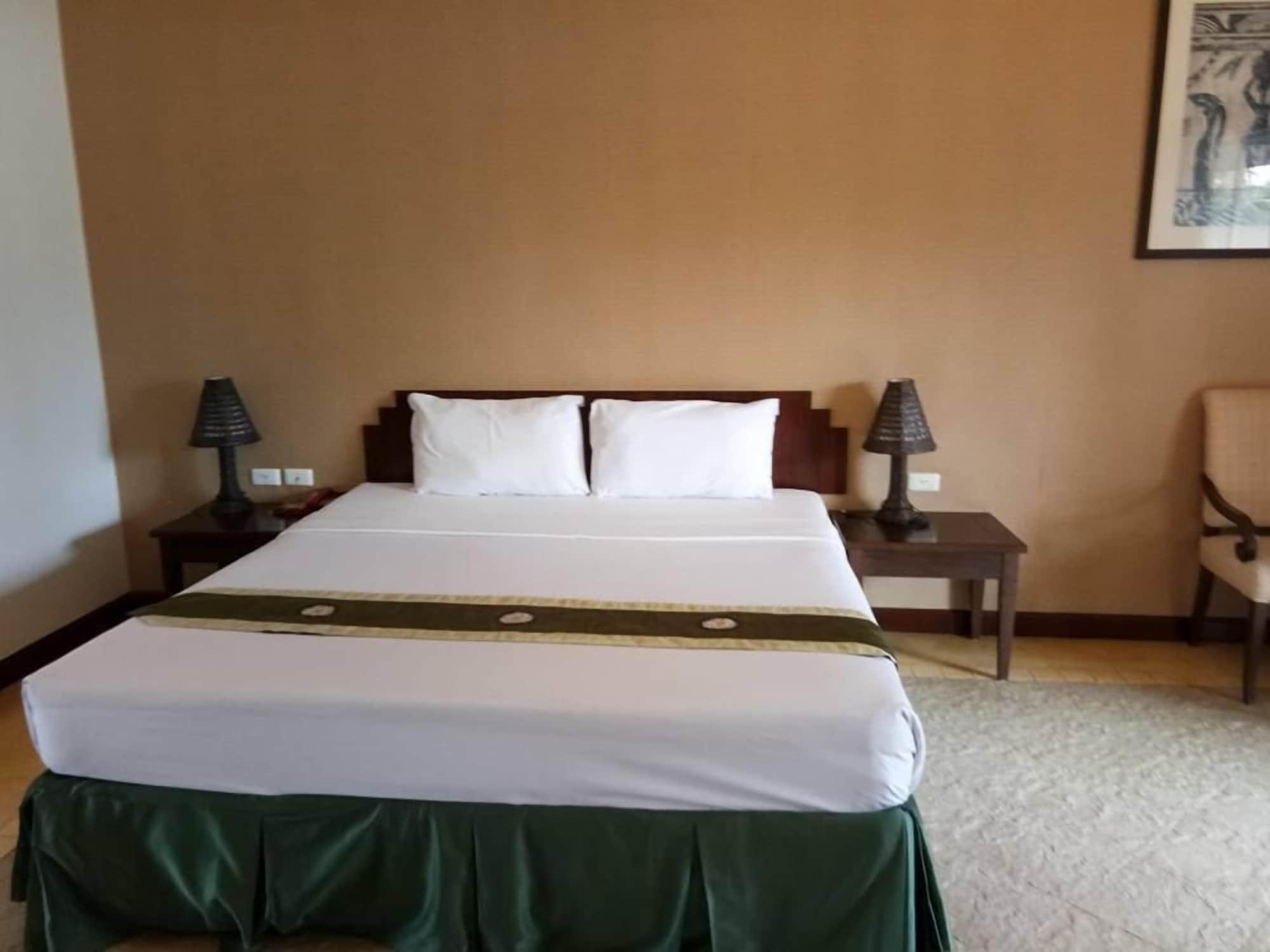 Golden Pine Beach Resort Pranburi Kültér fotó