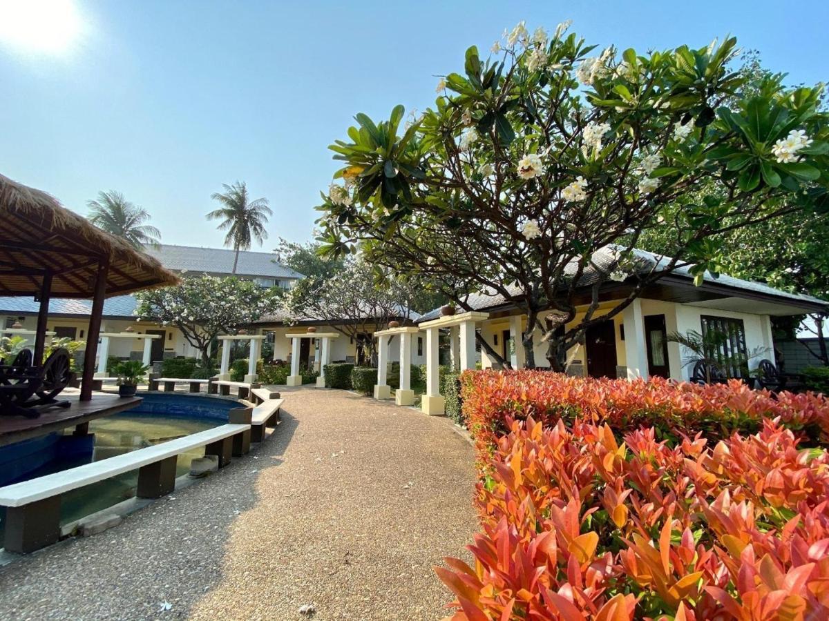 Golden Pine Beach Resort Pranburi Kültér fotó