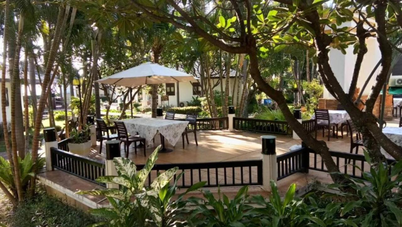 Golden Pine Beach Resort Pranburi Kültér fotó