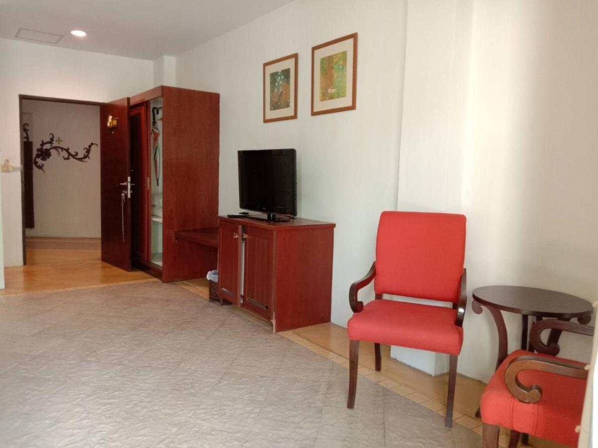 Golden Pine Beach Resort Pranburi Kültér fotó