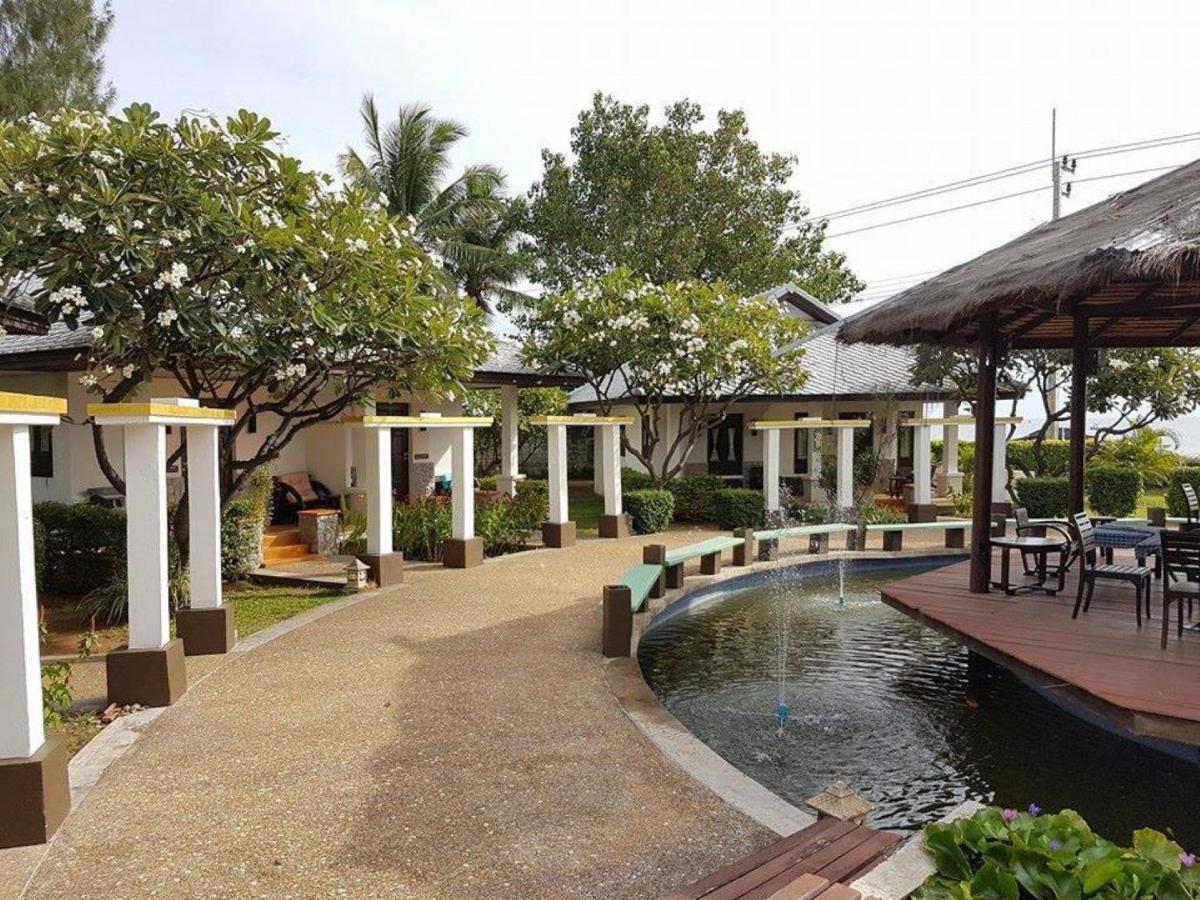 Golden Pine Beach Resort Pranburi Kültér fotó