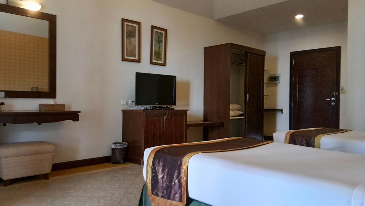 Golden Pine Beach Resort Pranburi Kültér fotó