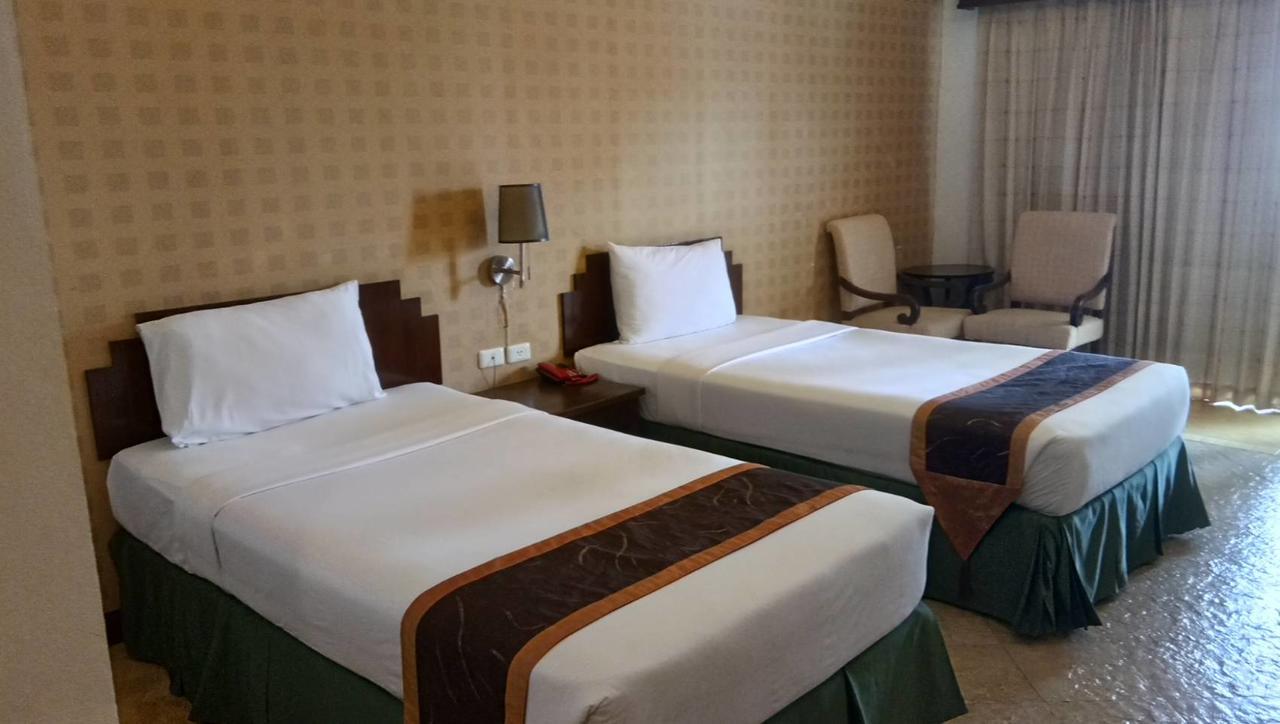 Golden Pine Beach Resort Pranburi Kültér fotó