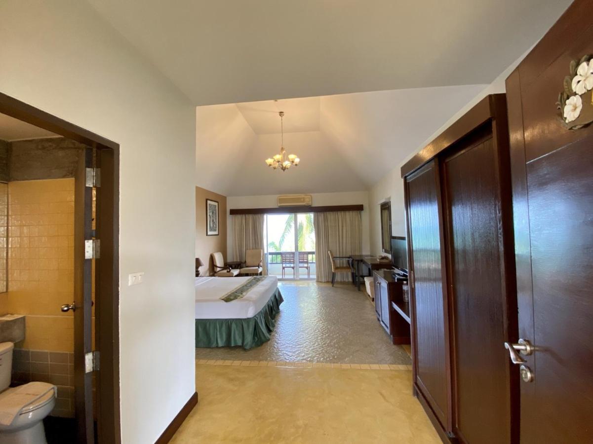 Golden Pine Beach Resort Pranburi Kültér fotó