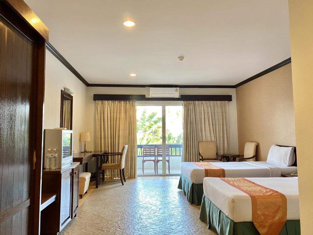 Golden Pine Beach Resort Pranburi Kültér fotó