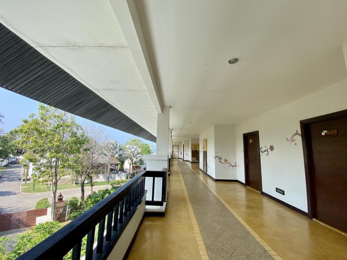 Golden Pine Beach Resort Pranburi Kültér fotó